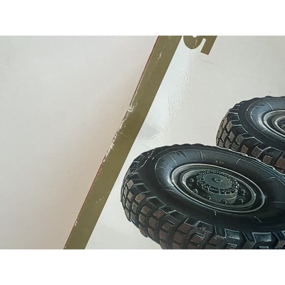 ESCI/ERTL LAV 25 Piranha 1:35 Scale Model Kit #5033, New Open Box - Picture 12 of 14